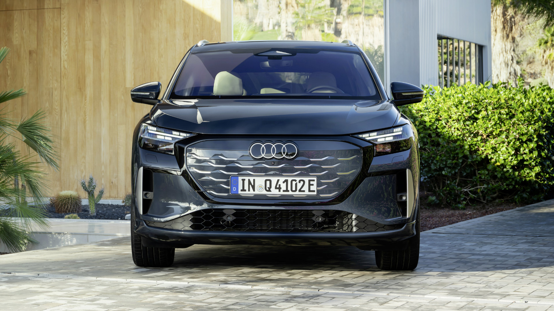 Audi Q4 e-tron Facelift Front stehend