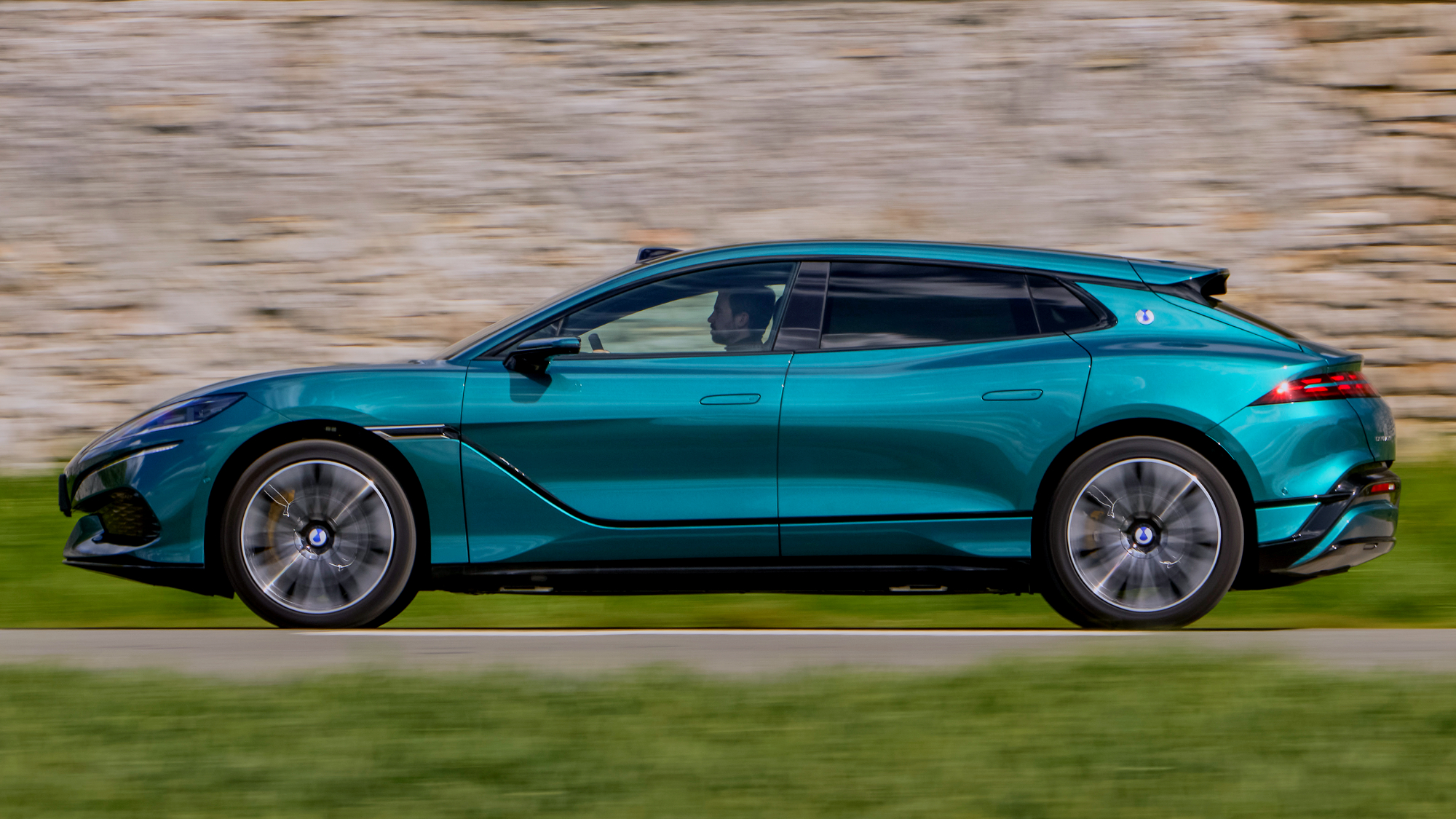 Denza Z9GT EV Emerald Green