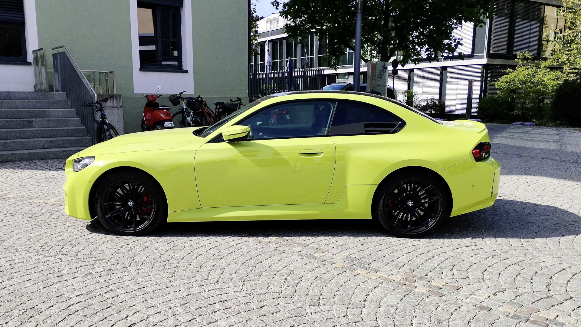 BMW M2 statisch Seite