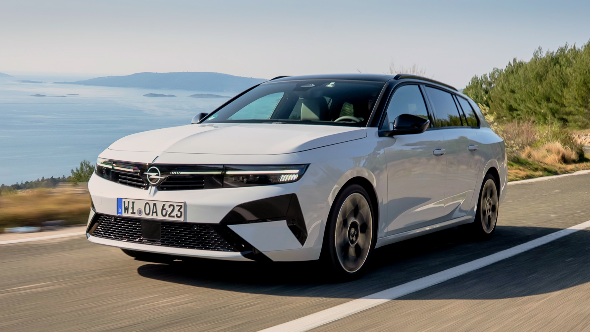Opel Astra Sports Tourer Hybrid Blanco