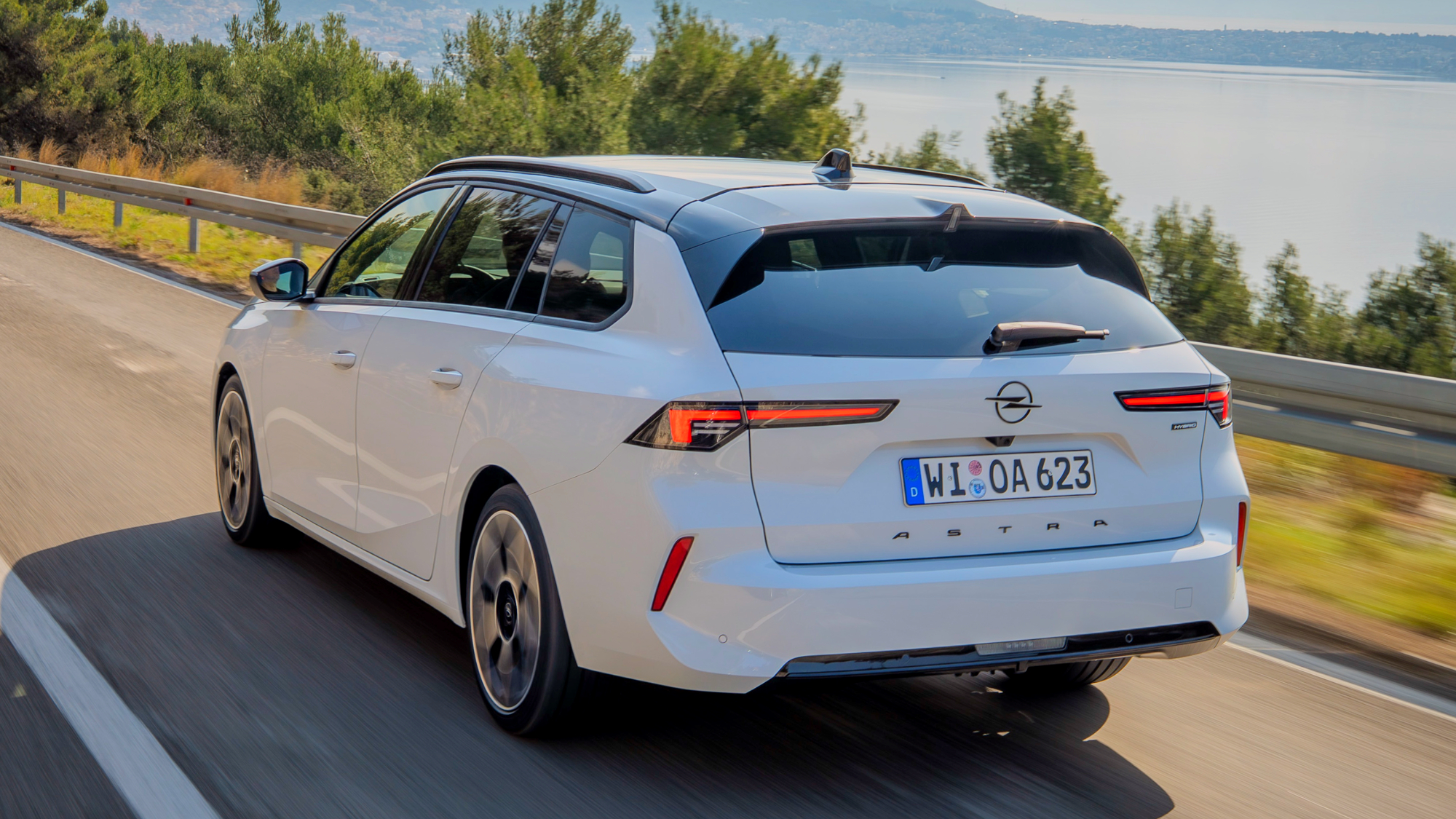 Opel Astra Sports Tourer Hybrid Blanco