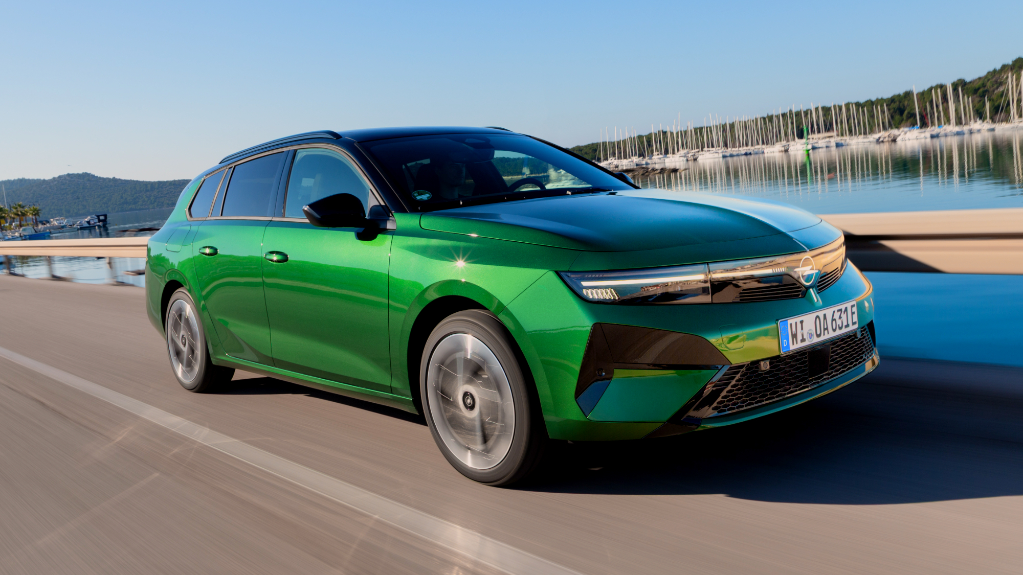 Opel Astra Sports Tourer Electric B0MM0B ABSINTH GREEN