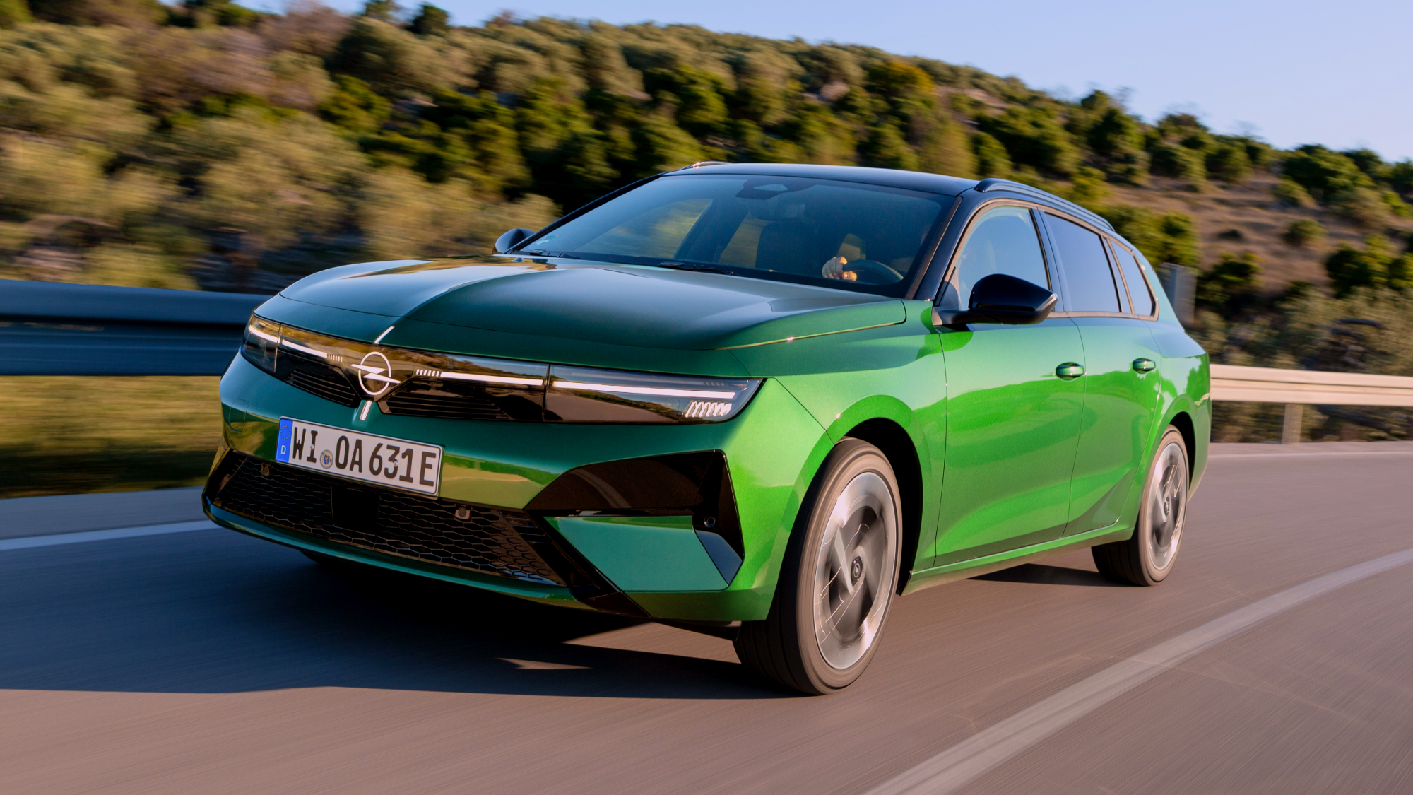 Opel Astra Sports Tourer Electric B0MM0B ABSINTH GREEN