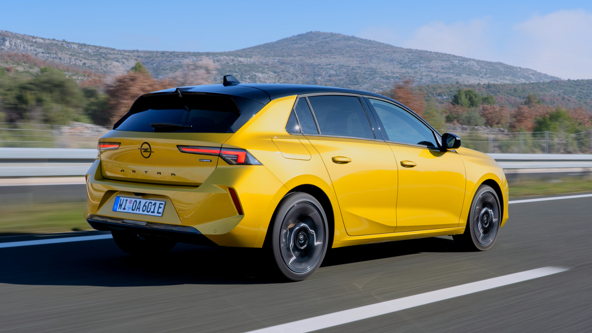 Opel Astra Plug-in-Hybrid Kult Yellow