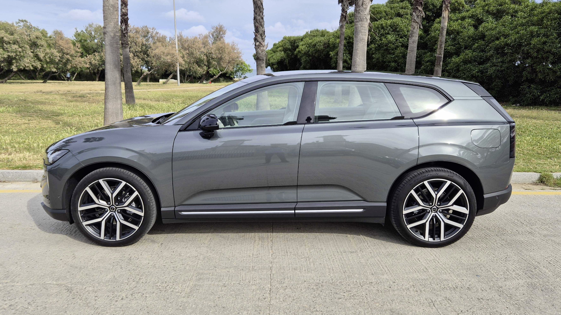 Volvo EX60 Exterieur seitlich stehend