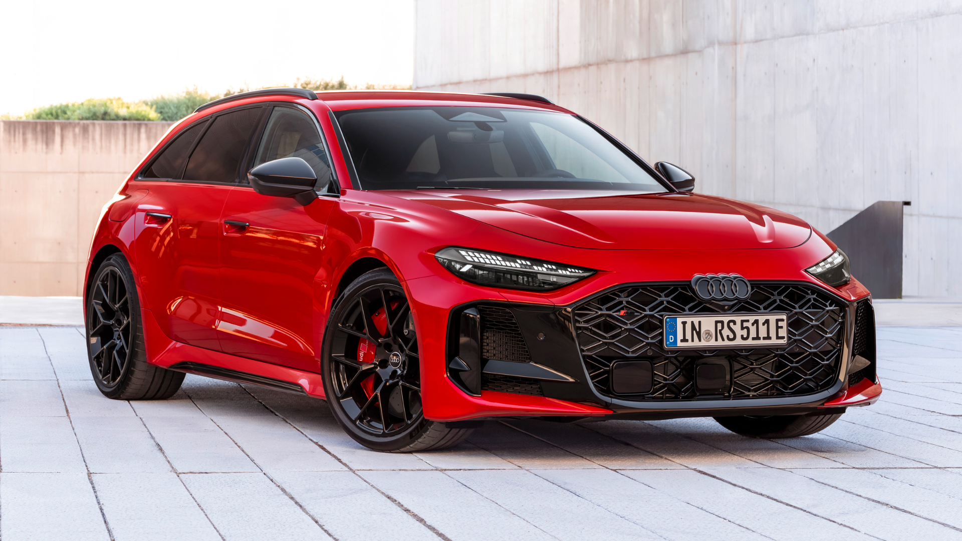 2026 Audi RS5 Avant front quarter