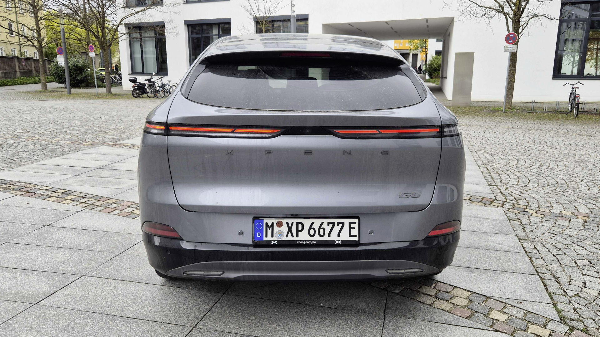 Xpeng G6 Exterieur Heck stehend