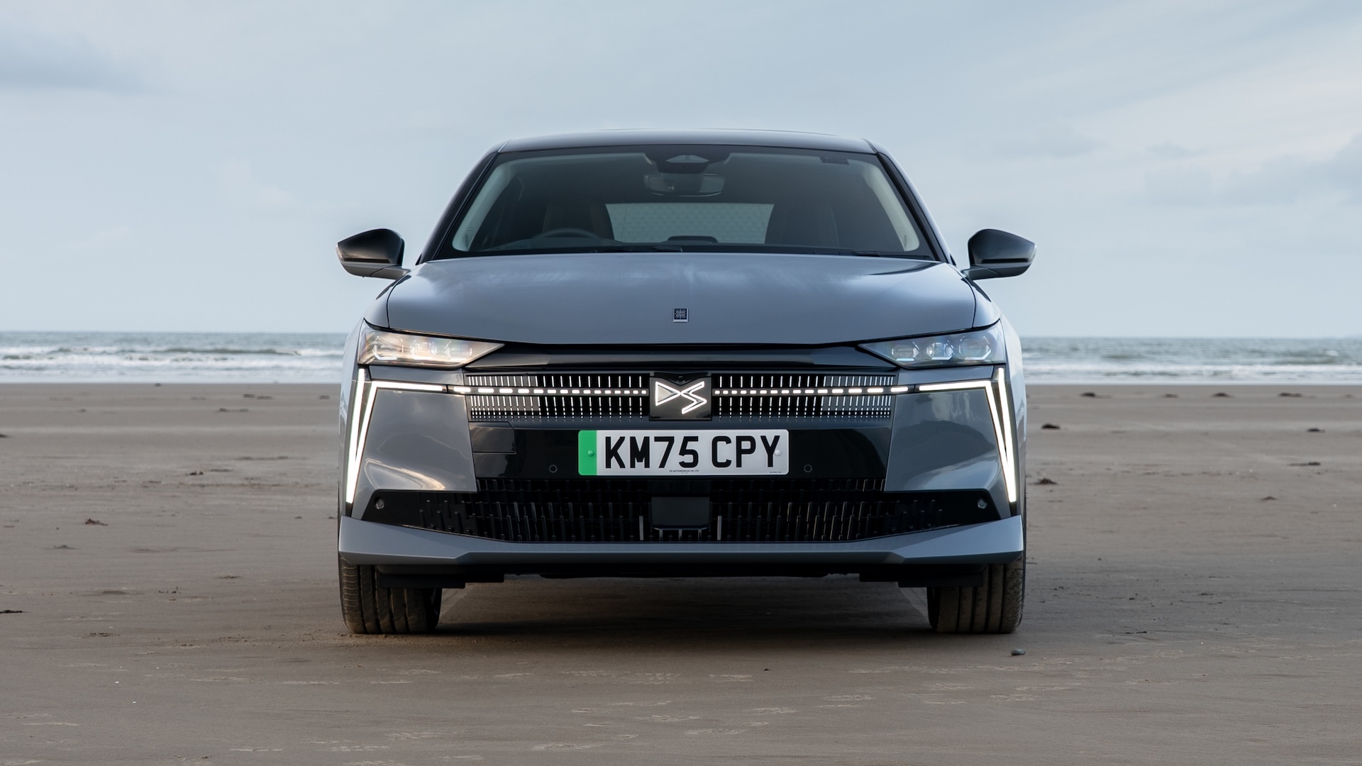 DS No4 E-Tense 2026 RHD front static