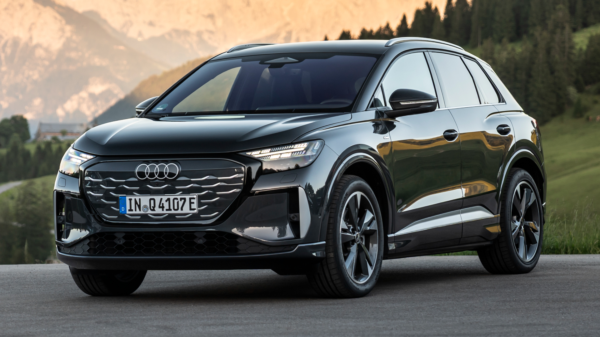 2026 Audi Q4 e-tron, front quarter