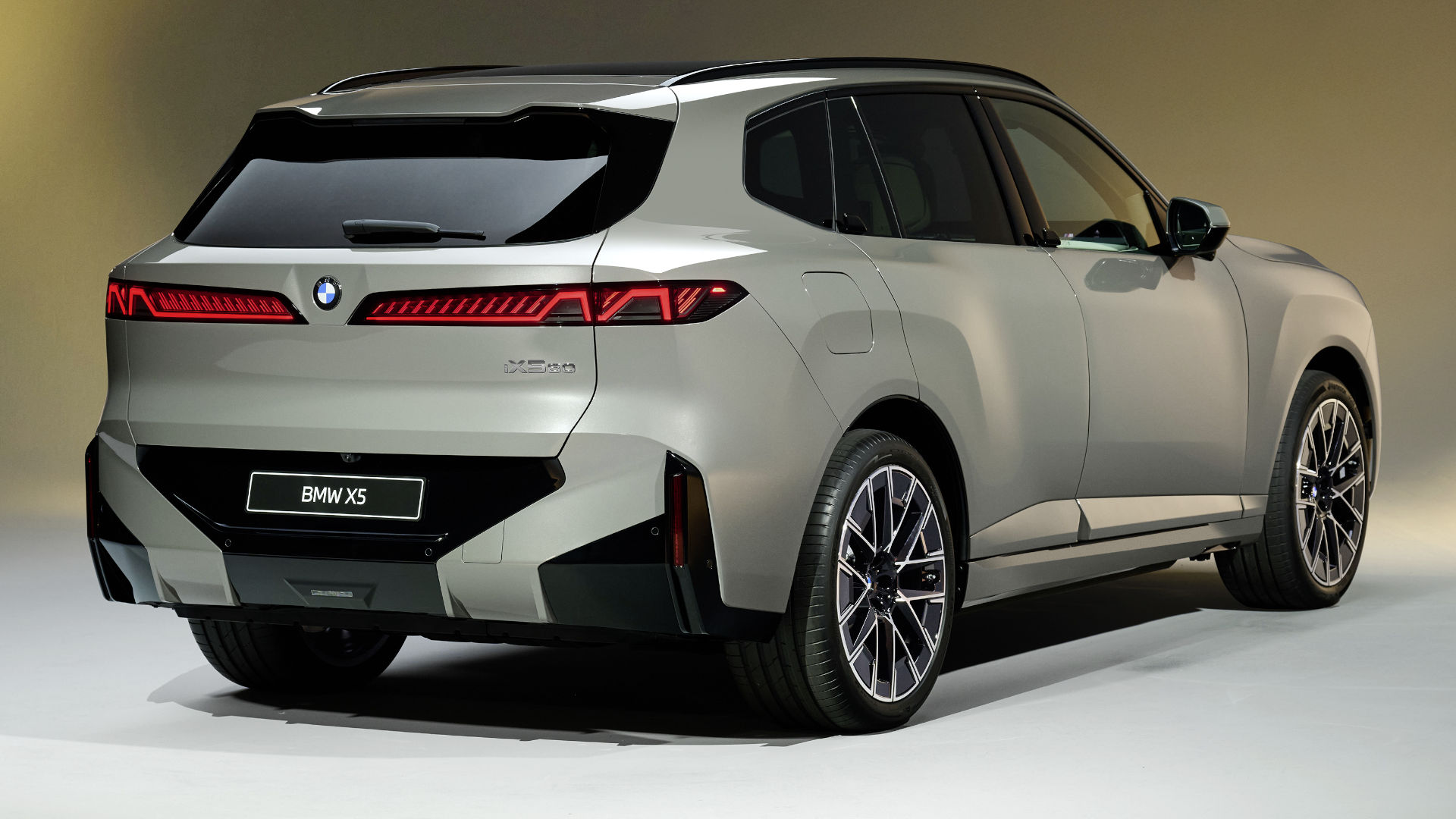 BMW iX5 Exterieur hinten seitlich stehend
