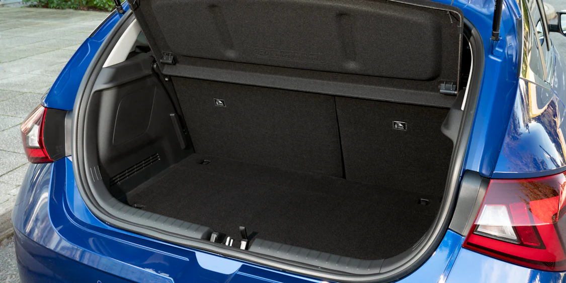 b023cb52 5c52 4272 a924 901291d73fdc Hyundai i20 Boot scaled.jpg?auto=format&cs=tinysrgb&fit=clip&ixlib=rb 1.1