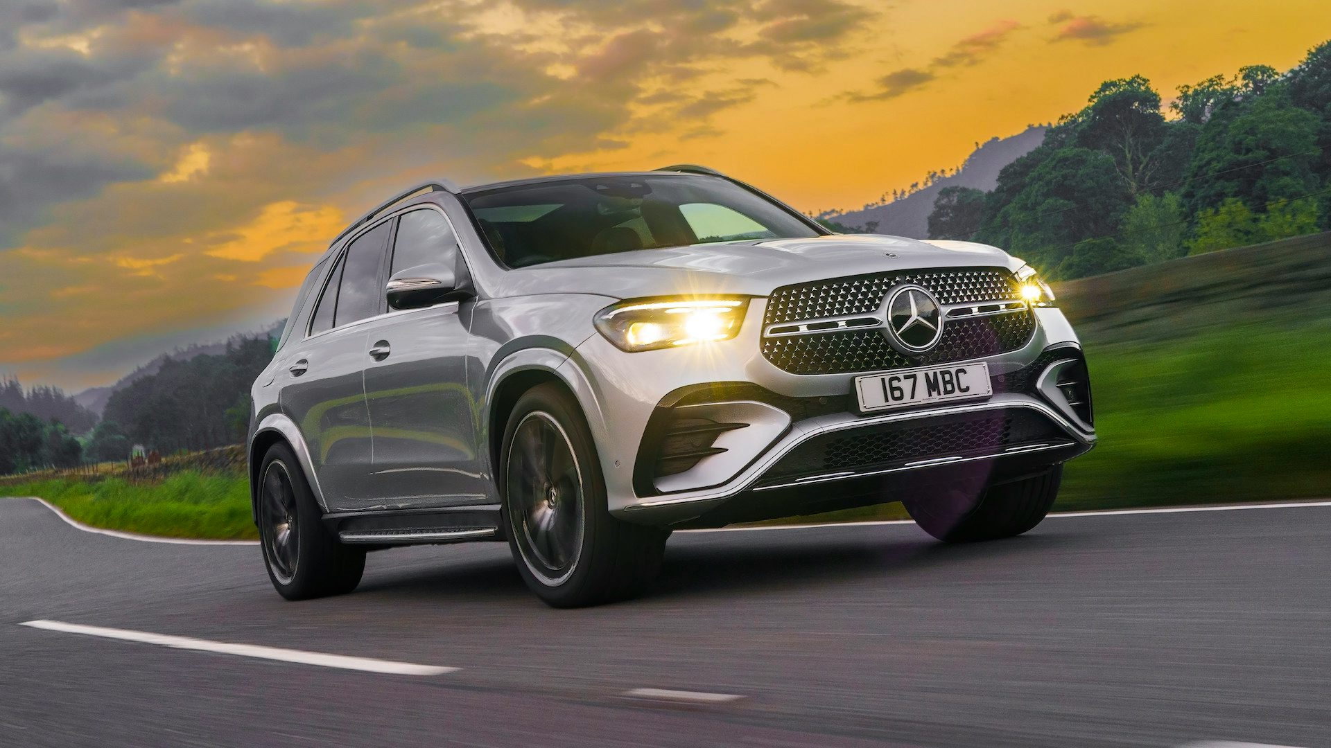 2023 Mercedes GLE front quarter moving
