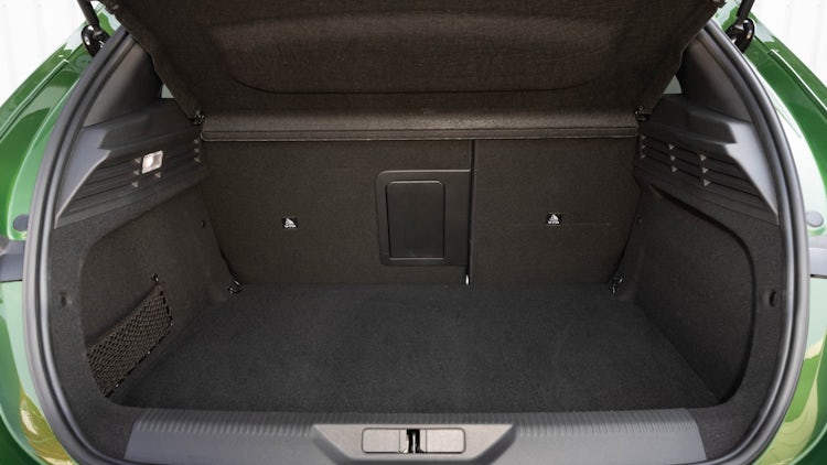 Peugeot 308, Interior y maletero