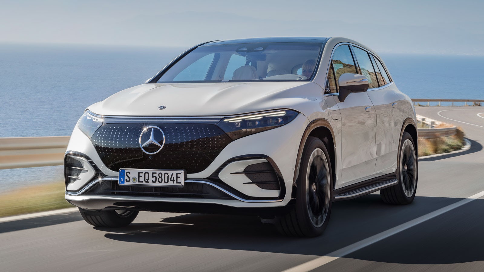 Mercedes-Benz EQS SUV 2025: El lujo eléctrico redefine la experiencia de conducción