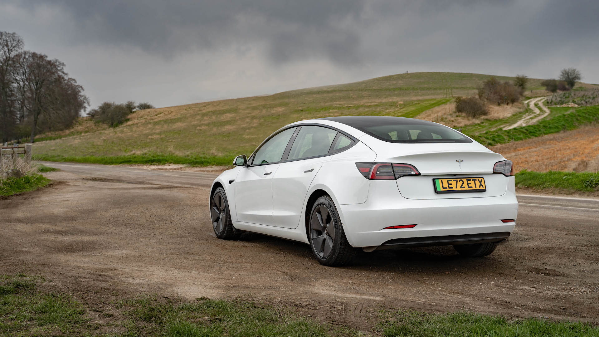 Tesla Model 3 Review 2023 | Price, Interior & Range | carwow