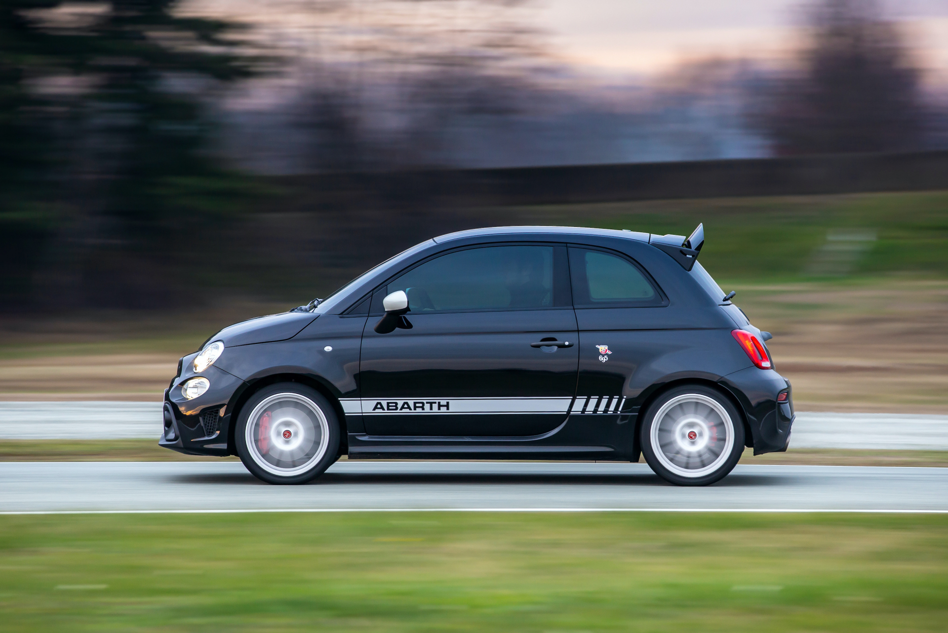 Abarth 695 Test 2024 | Konfigurator & Preise | Carwow.de