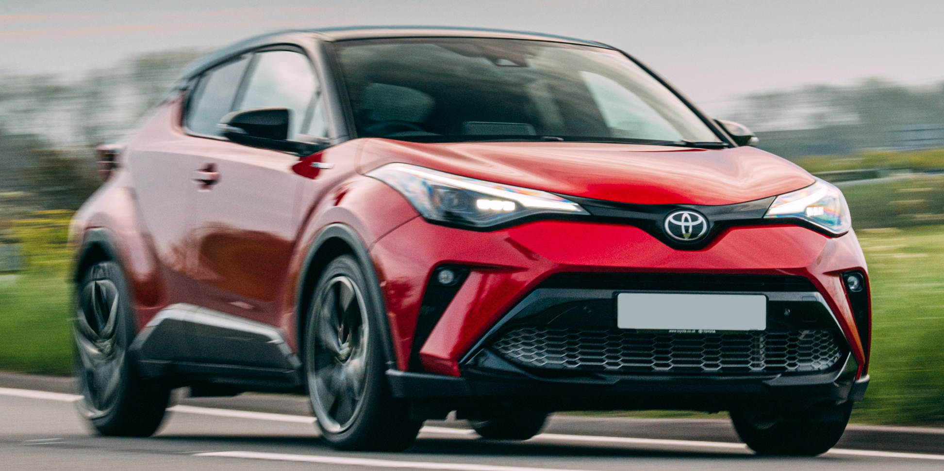 Toyota C-HR Review 2023 | Performance & Pricing | carwow