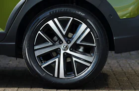 Volkswagen Taigo Review 2023 | Performance & Pricing | carwow