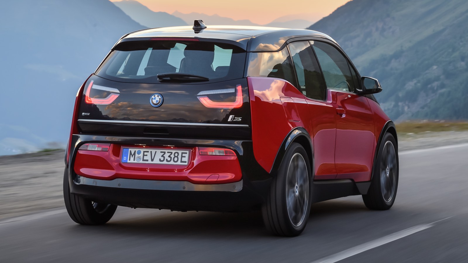 Prueba BMW i3 2024 | Precio y Opinión | Carwow