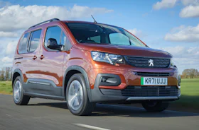 Peugeot e-Rifter Review 2026 | Performance & Pricing | Carwow