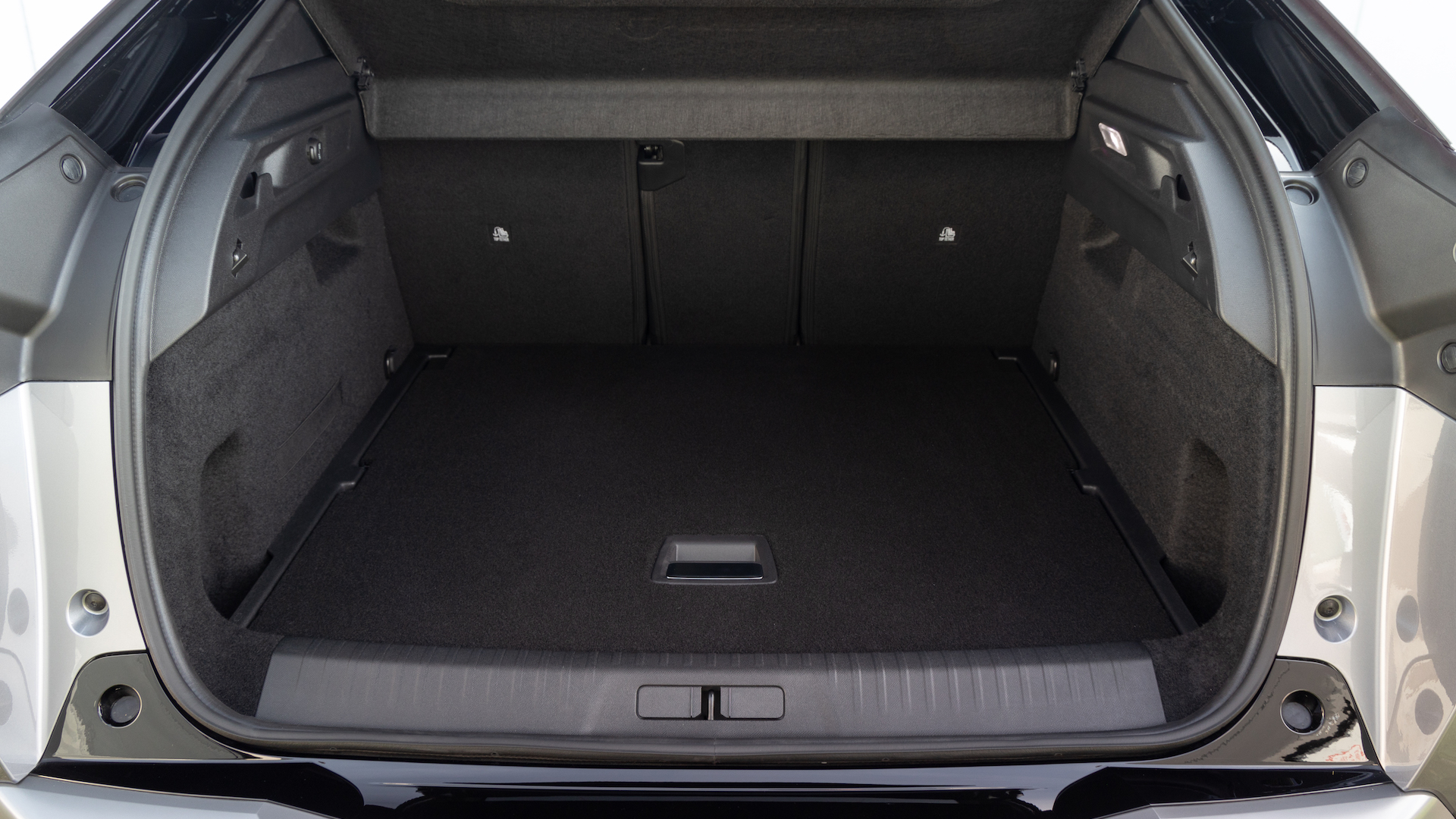 Peugeot 3008 Review 2024 | Performance & Pricing | Carwow