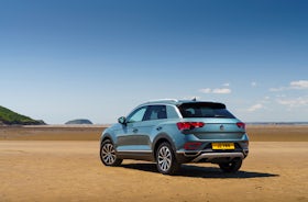 VW T-Roc Review 2024 | Range, Price & Interior | carwow