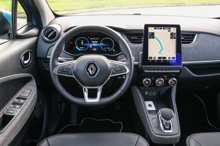Renault ZOE E-Tech Evolution EV50 R135 Modell 2023, Akku 52kWh im Preis  enthalten (ca. 386km Reichweite), CCS-Schnelllader, Climatronic, Sitz und  Lekradheizung, Navi mit 7 Zoll Display, DAB+, LED Scheinwerfer,  Rückfahrkamera EU-Neuwagen Reimporte