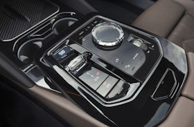 2023 BMW 5 Series gear selector