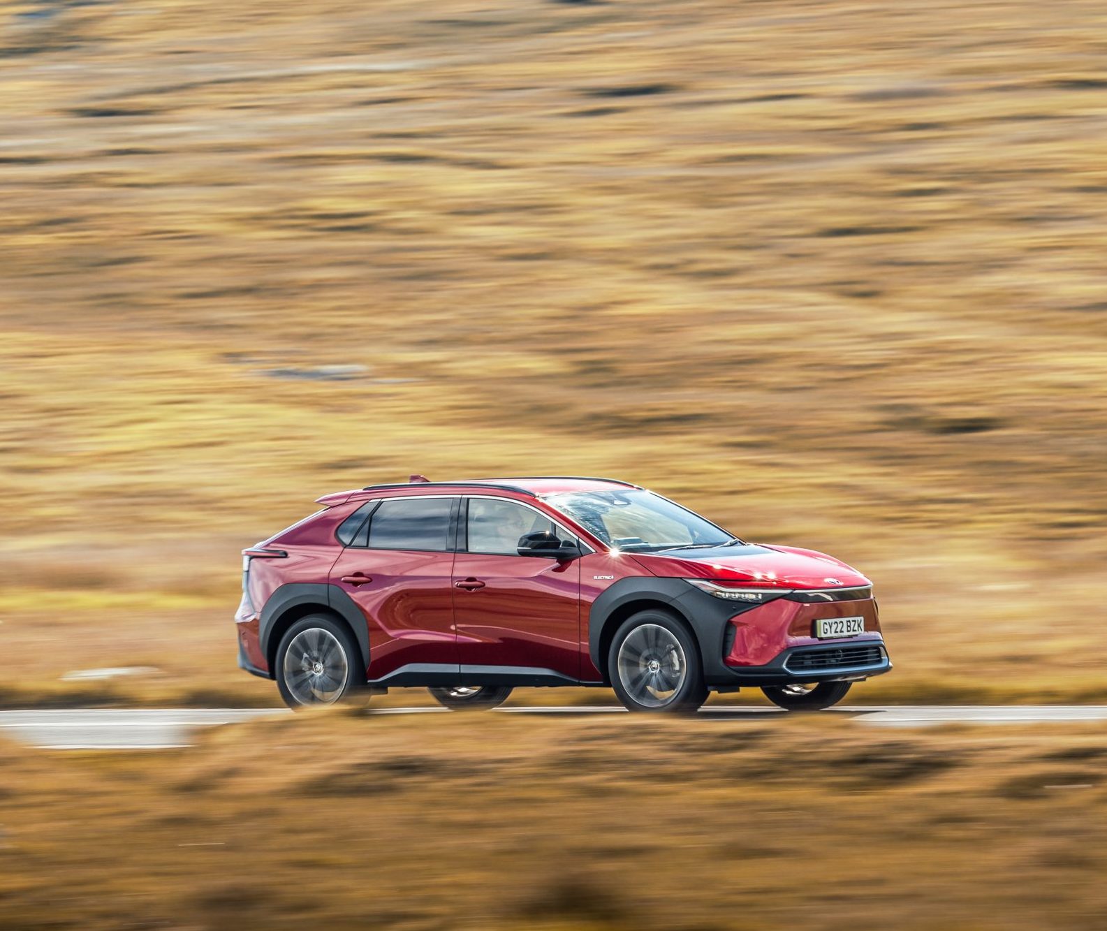 Toyota bZ4X Review 2024 | Performance & Pricing | Carwow