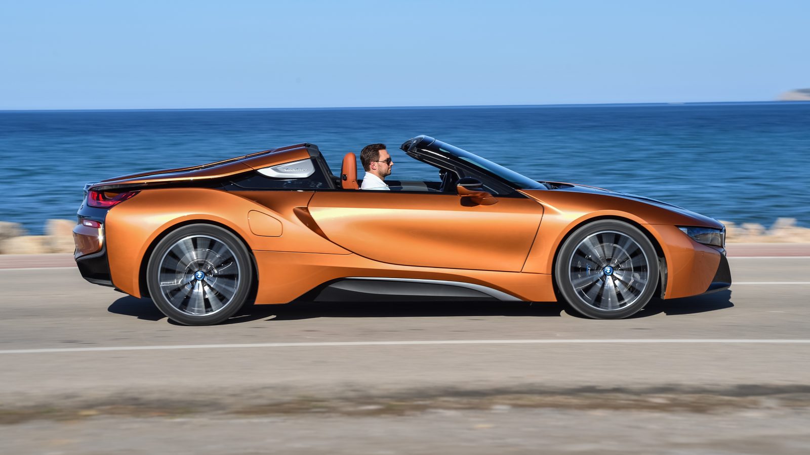 Ficha técnica, motores y medidas BMW i8 Roadster | Carwow