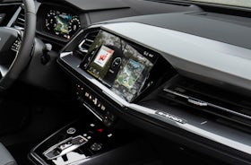 Audi Q4 Spotback e-tron 2023 salpicadero y multimedia