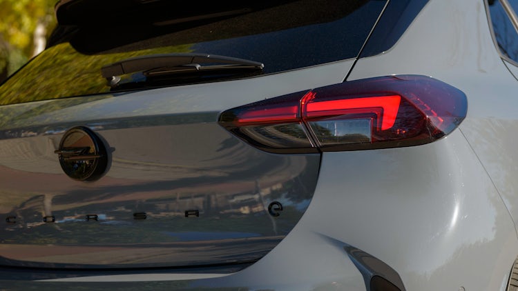 eCorsa: habrá versión 100% eléctrica del Opel Corsa