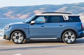 MINI Countryman Electric Review 2024 | Performance & Pricing | Carwow