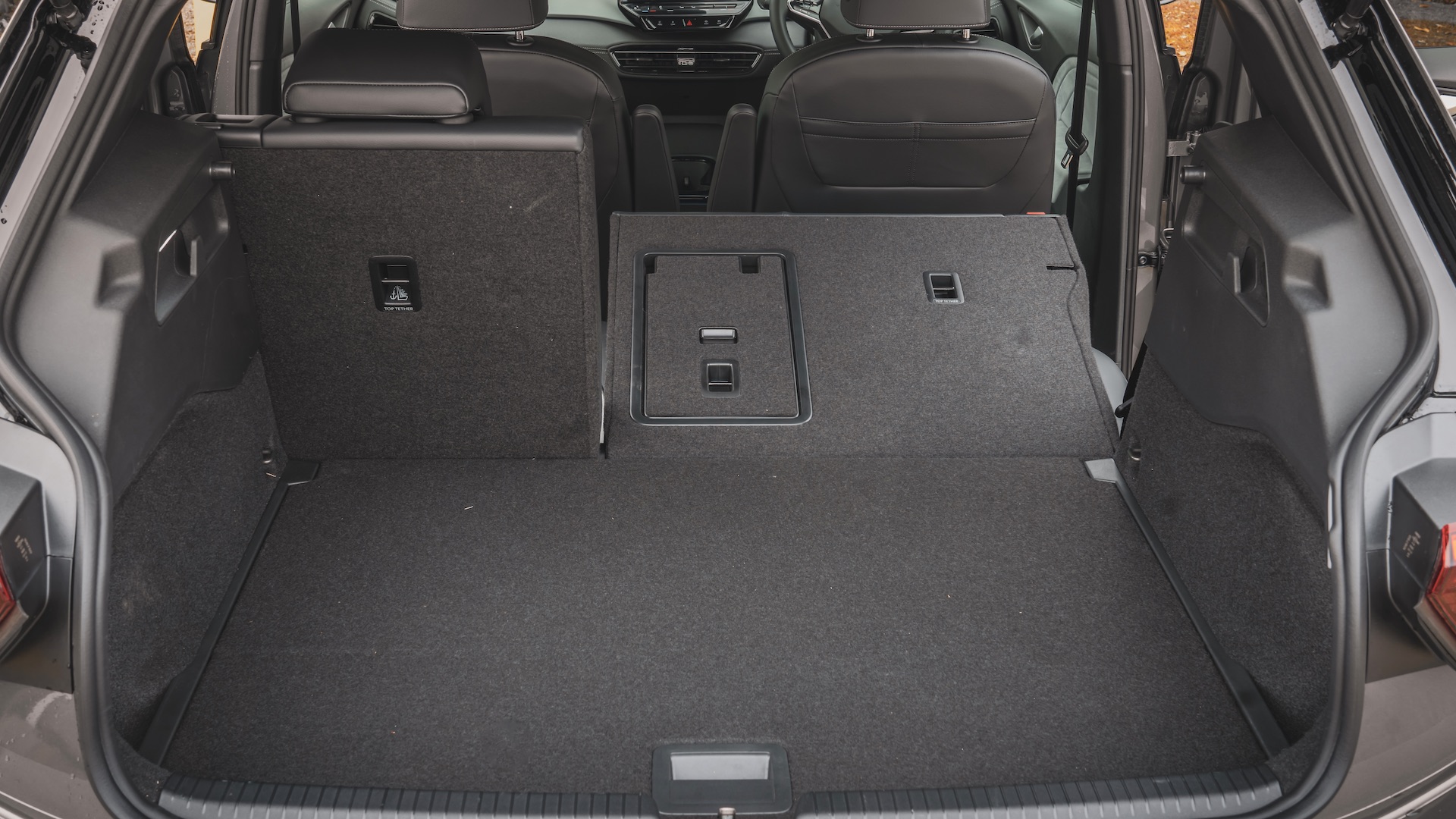 VW ID3 Review 2024 | Electric Range, Interior & Price | Carwow