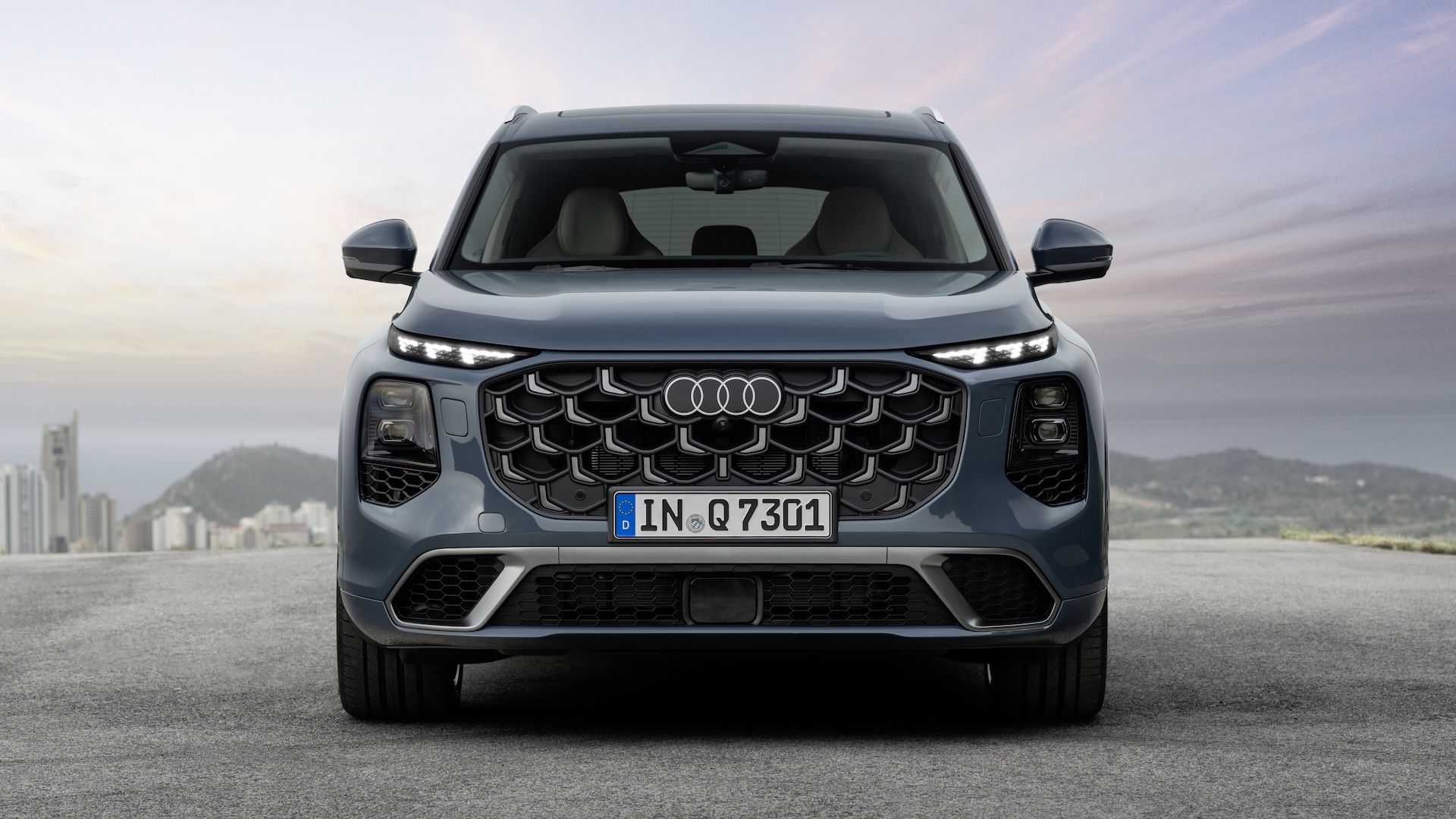 Audi Q7 2026 LHD front static