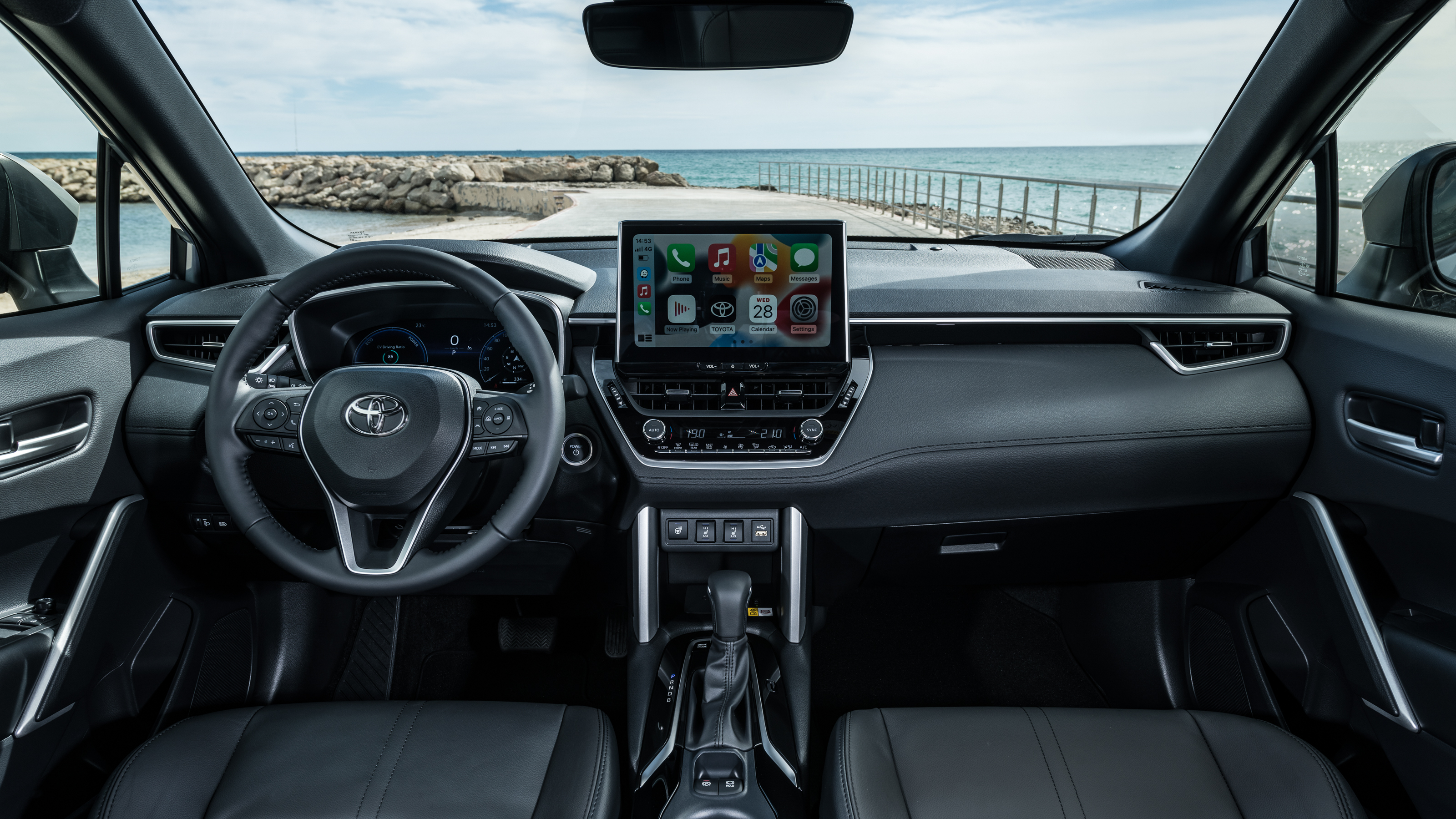 Toyota Corolla Cross Interior y maletero Carwow