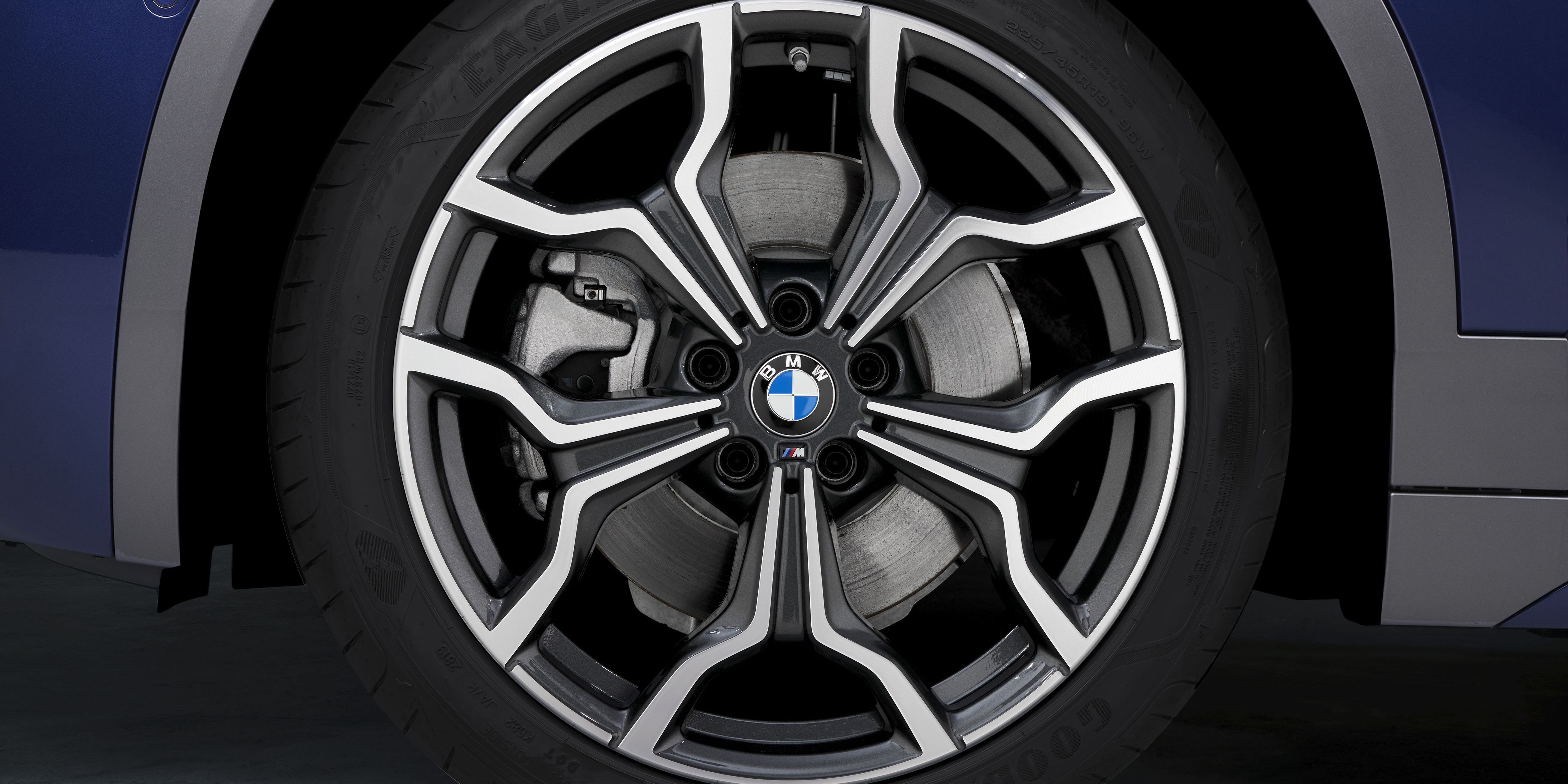 BMW X2 Review 2023 | Performance & Pricing | carwow