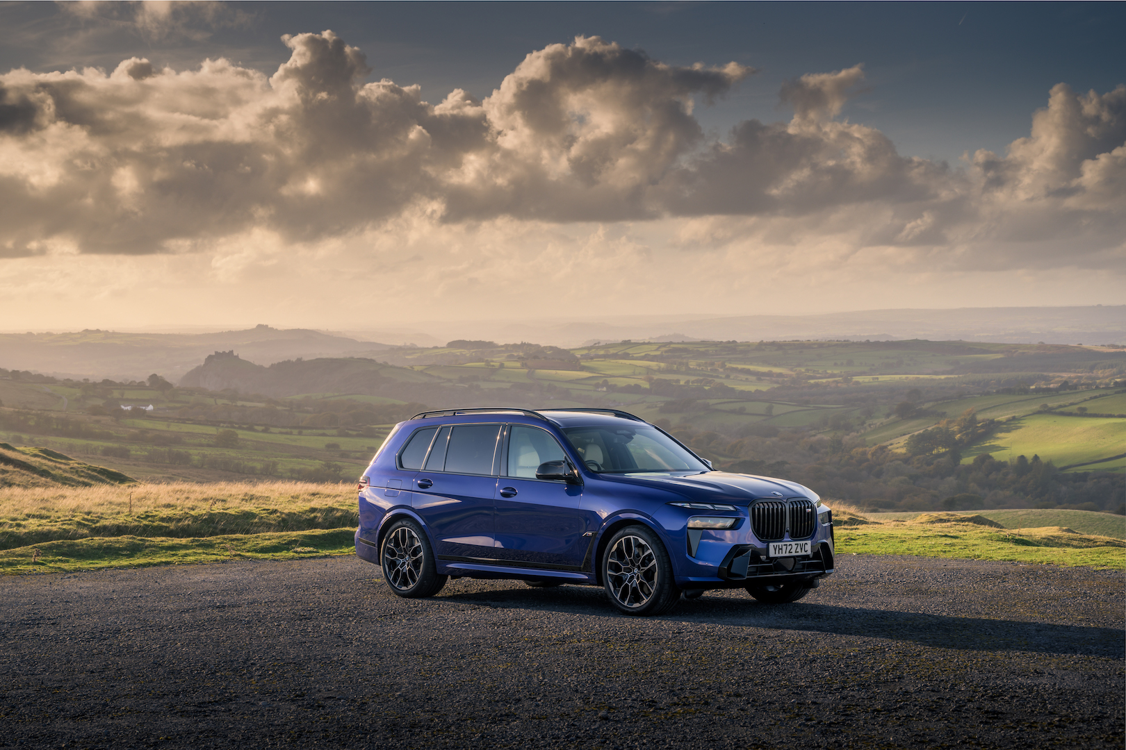 BMW X7 M60i Video Review | Carwow