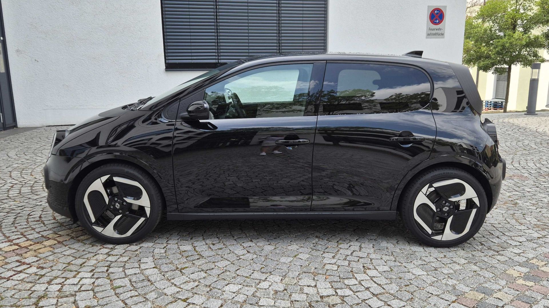 Renault Twingo E-Tech Exterieur seitlich stehend
