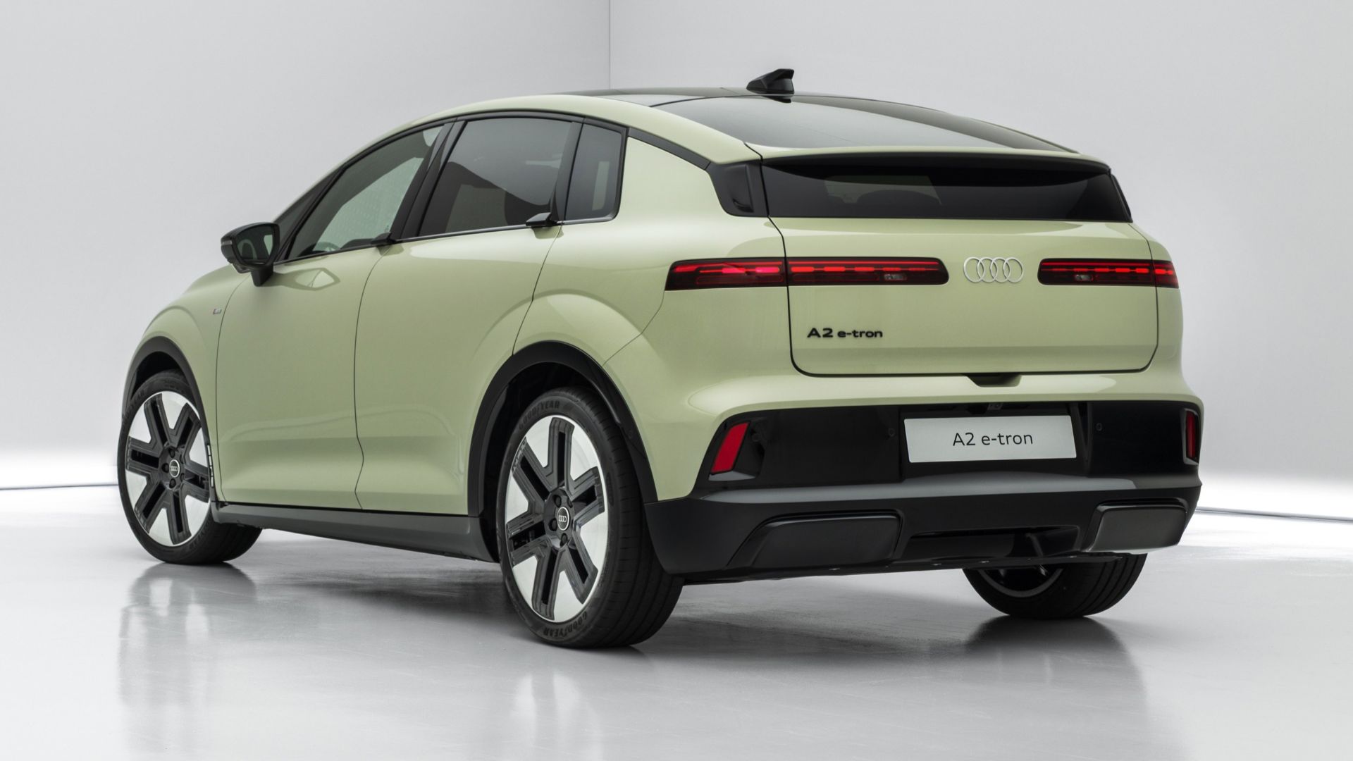Audi A2 e-tron Exterieur hinten seitlich stehend