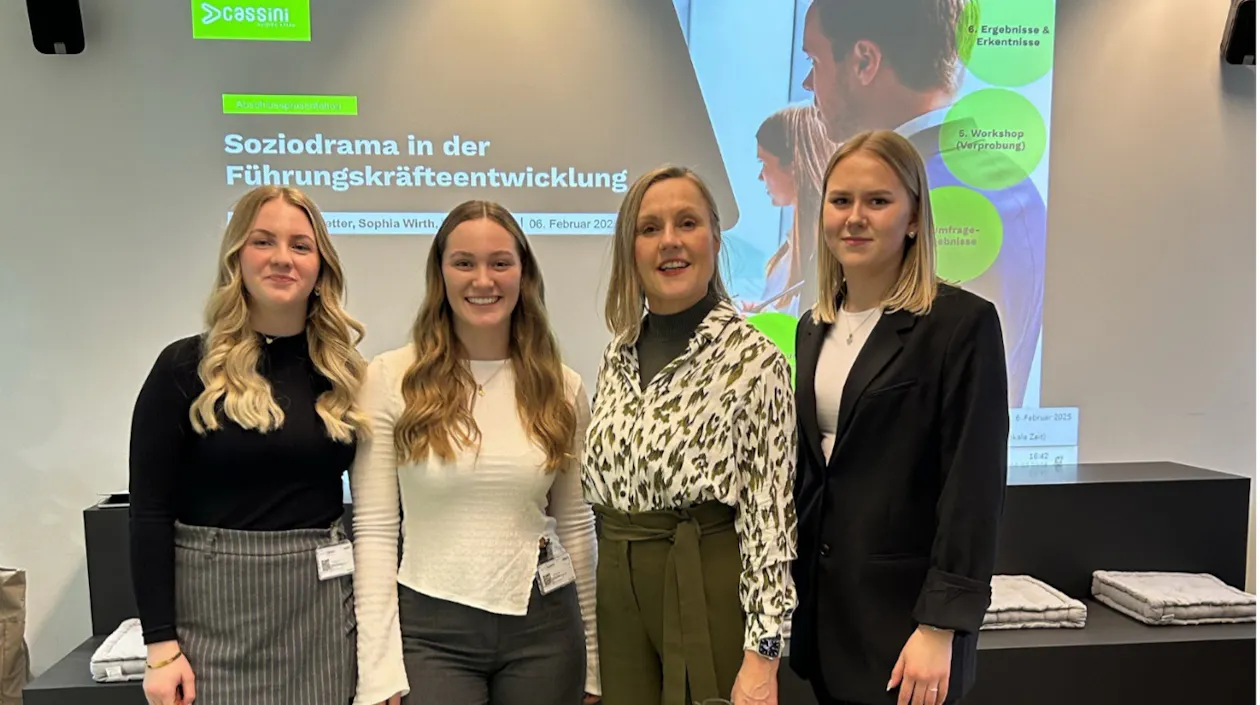 Studentinnen der TH Ingolstadt mit Kerstin Findeisen