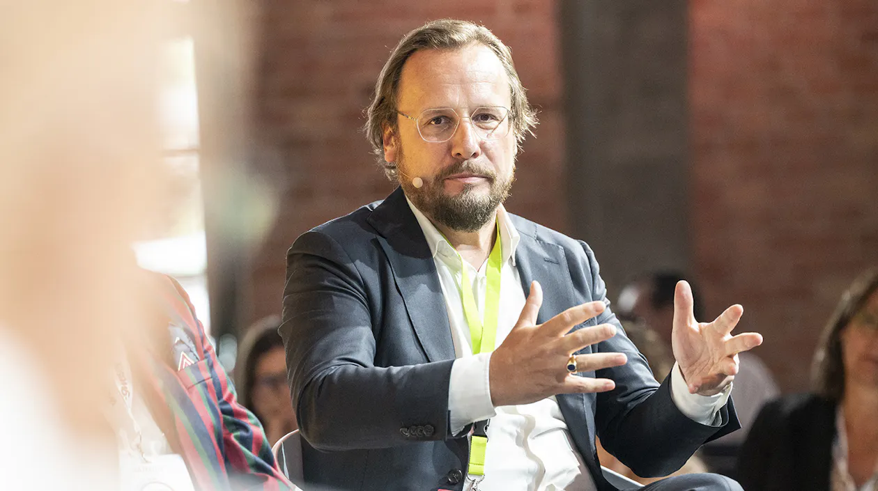 Jan-Lars Bey beim Zukunftskongress Diskussions Panel 2025