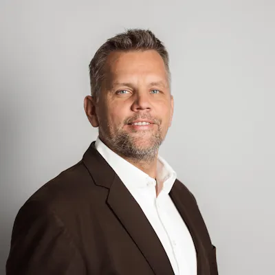 Oliver Toma, Senior Management Consultant