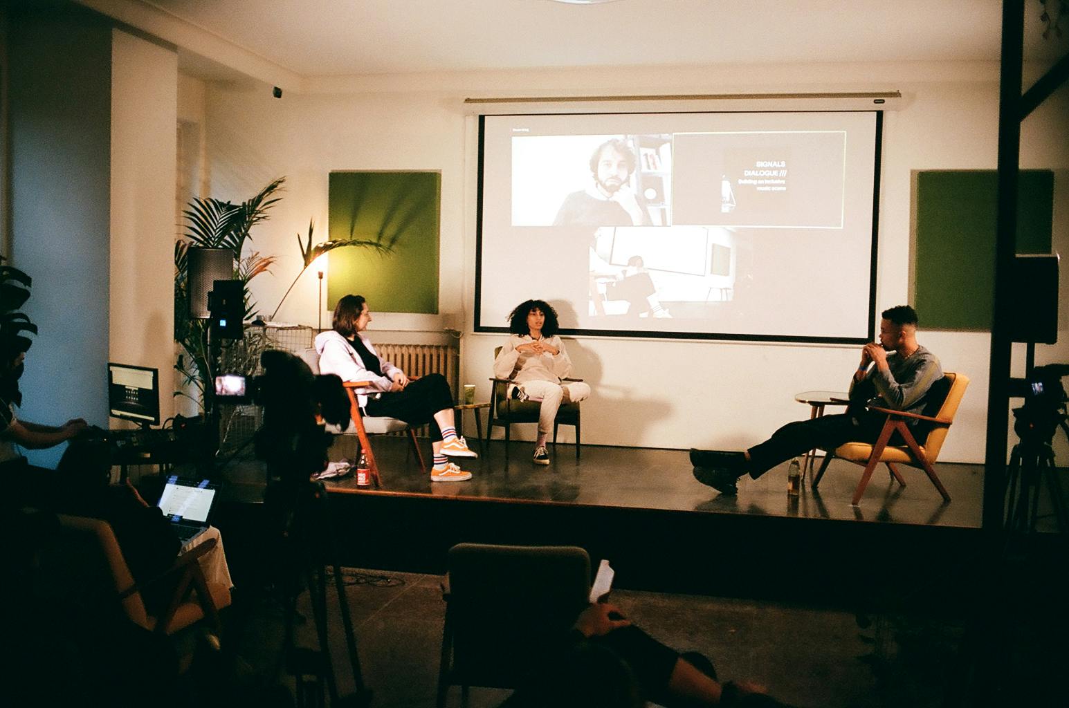 Panel discussion with Sarah Farina, Bloomfeld, Vio PRG and the GSBTB Open Music Lab | Signals Festival 2020 at Catalyst Berlin | Photo by Frankie Casillo