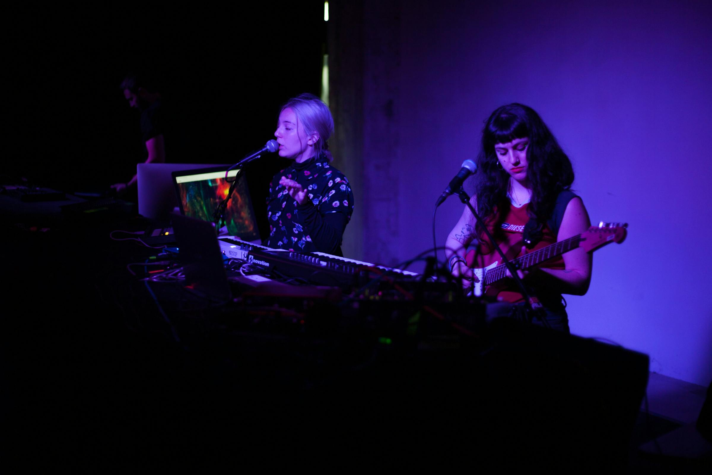 Catalyst Electronic Music Production & Performance students Mimi Kantola and Noam Ackerman peforming at Signals Festival 2019