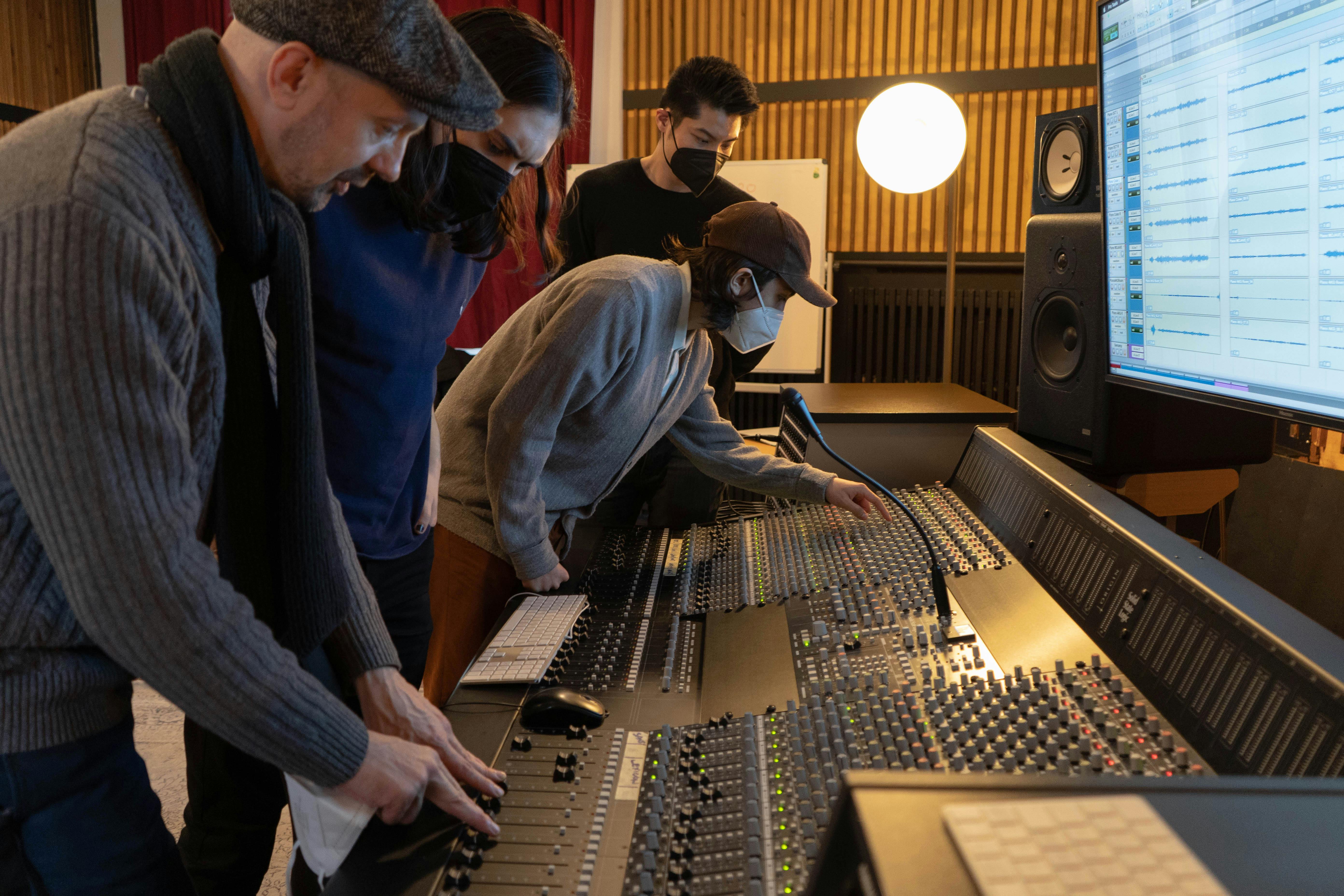 SSL shoot in Catalyst Berlin's K4 studio | Photo by Isabelle Schmitz