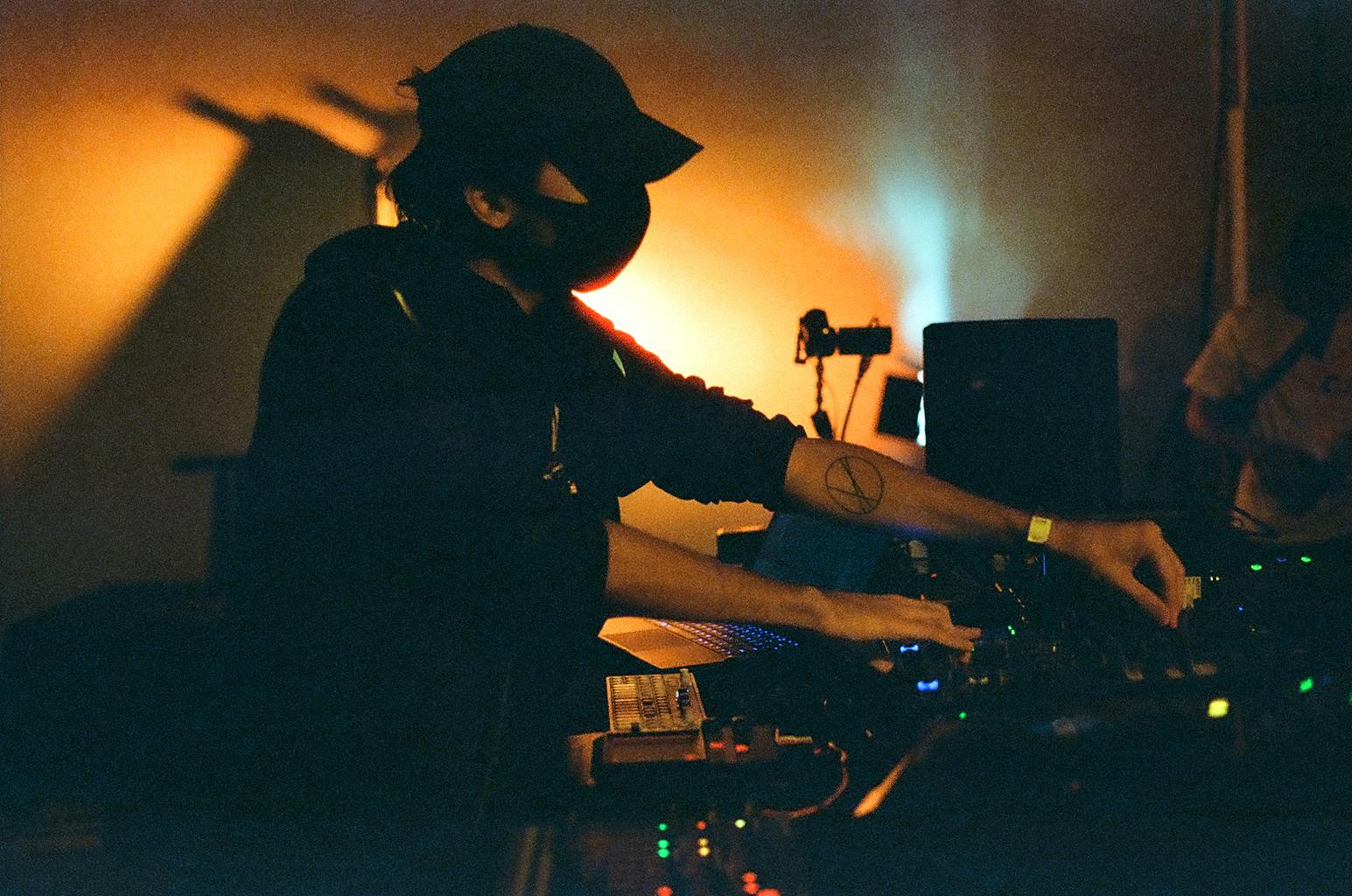 traumesser performance | Signals Festival 2020 at Catalyst Berlin | Photo by Frankie Casillo