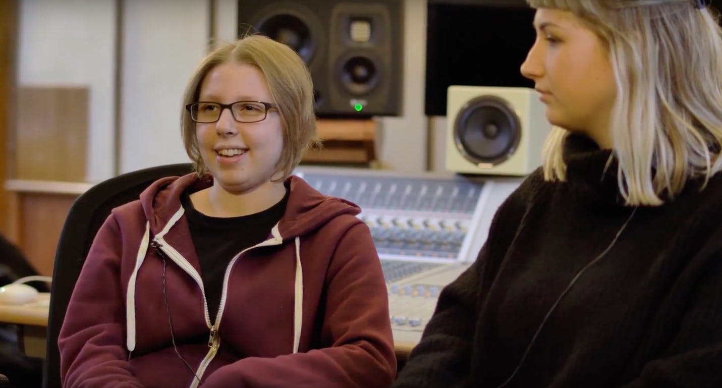 Catalyst Berlin Creative Audio Production & Sound Engineering students Maya de Mello and Shannon Bower recording a live Studio Session by Cocktail Party Effect