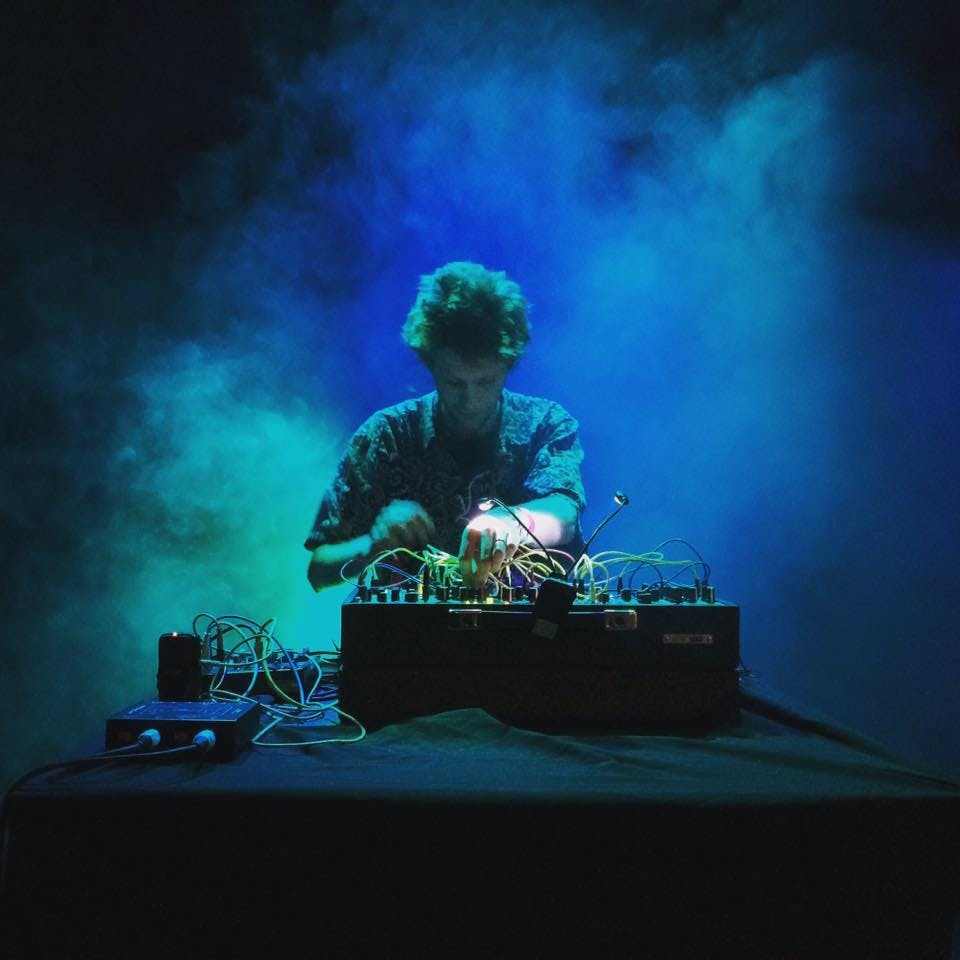 Producer and performer Cocktail Party Effect / Electronic Music Production & Performance tutor