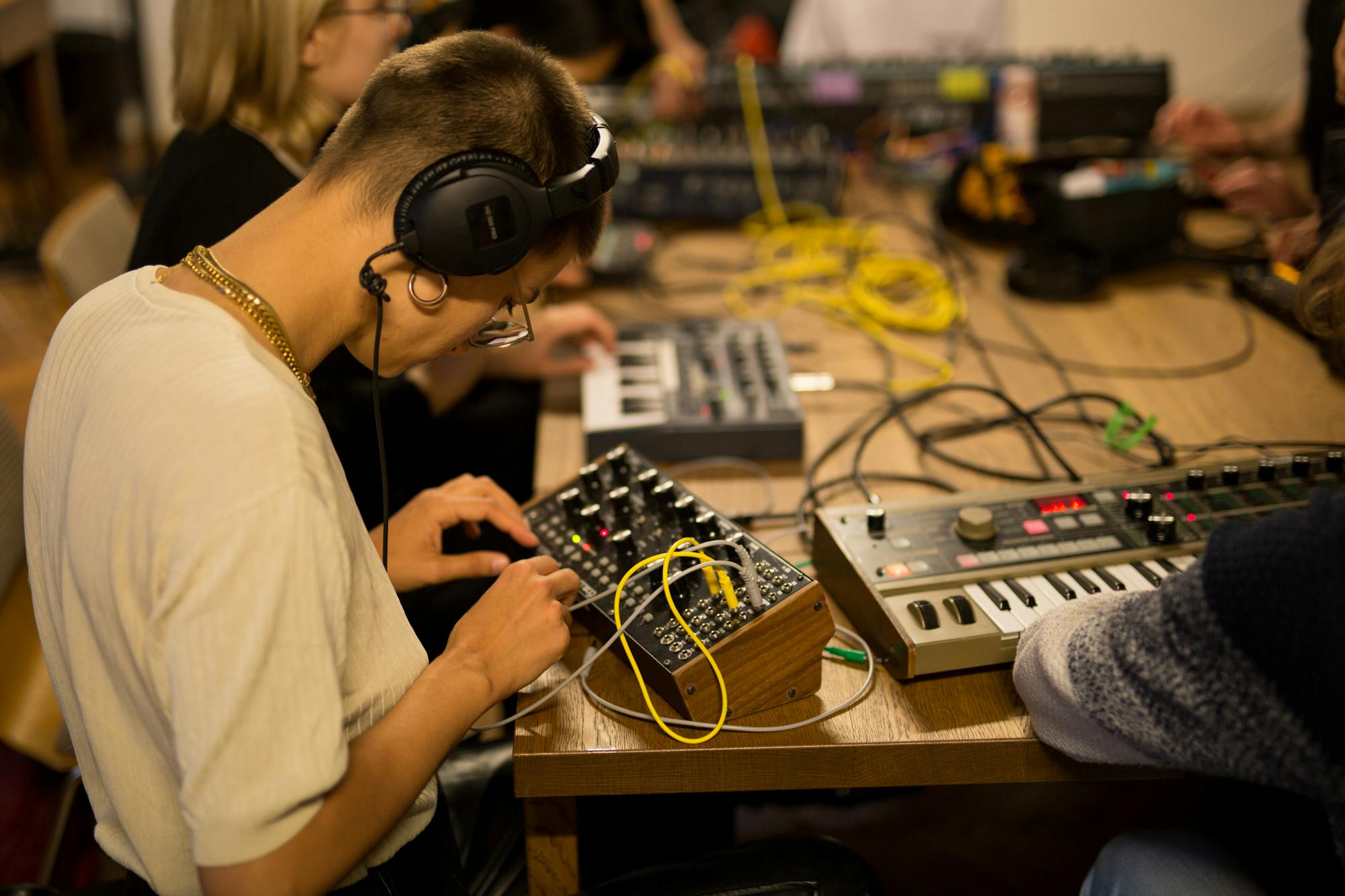 Electronic music workshop | Signals Festival 2021 at Catalyst Berlin | Photo by Rita Couto